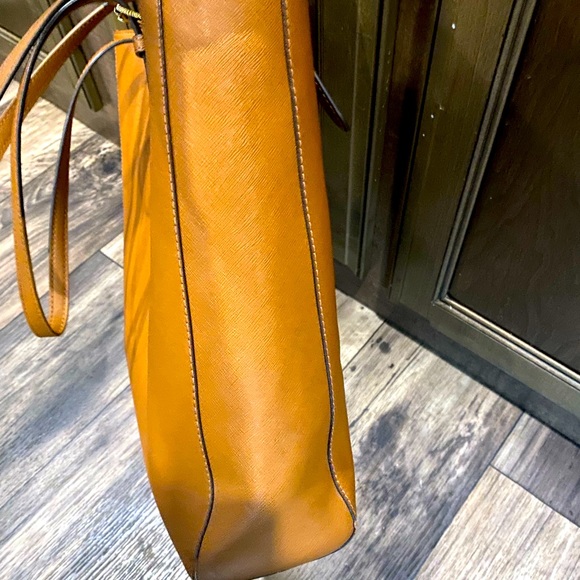 Authentic Michael Kors tote in signature luggage color! - Picture 6 of 16